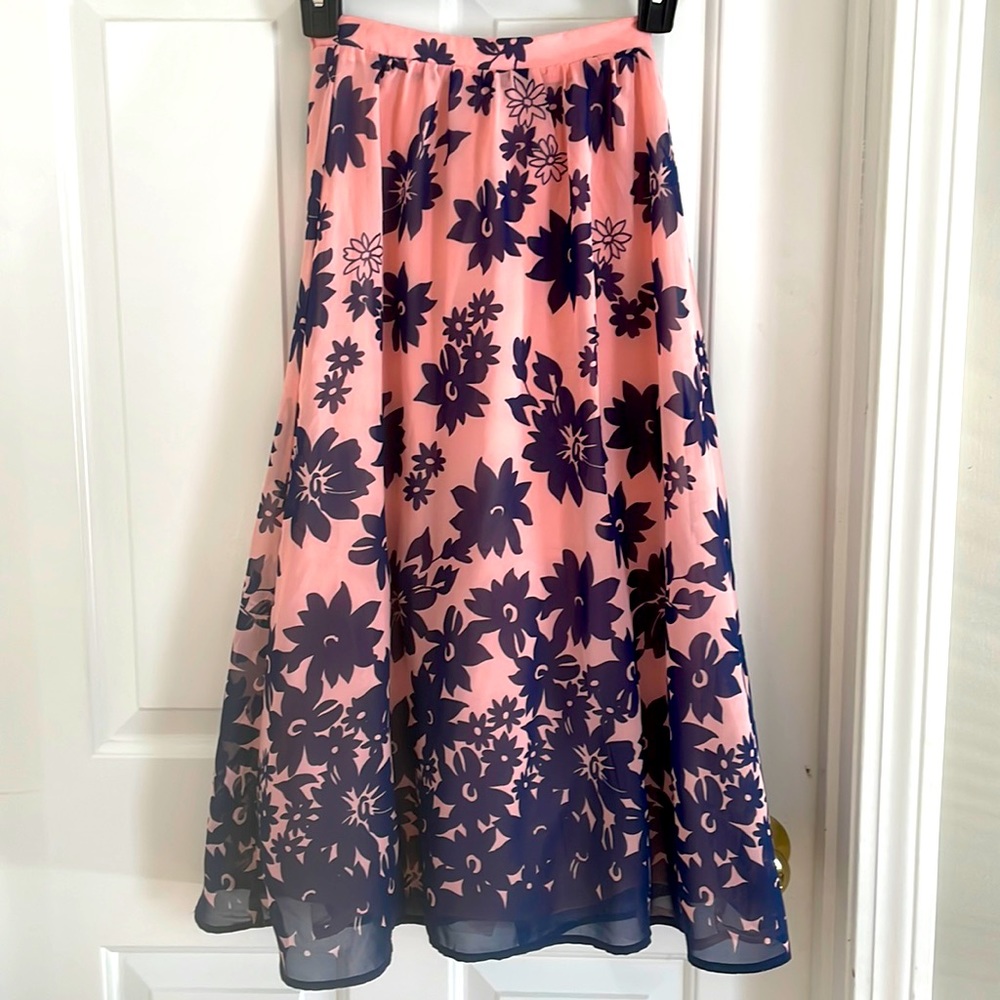 Girls long skirt size 7 warn once